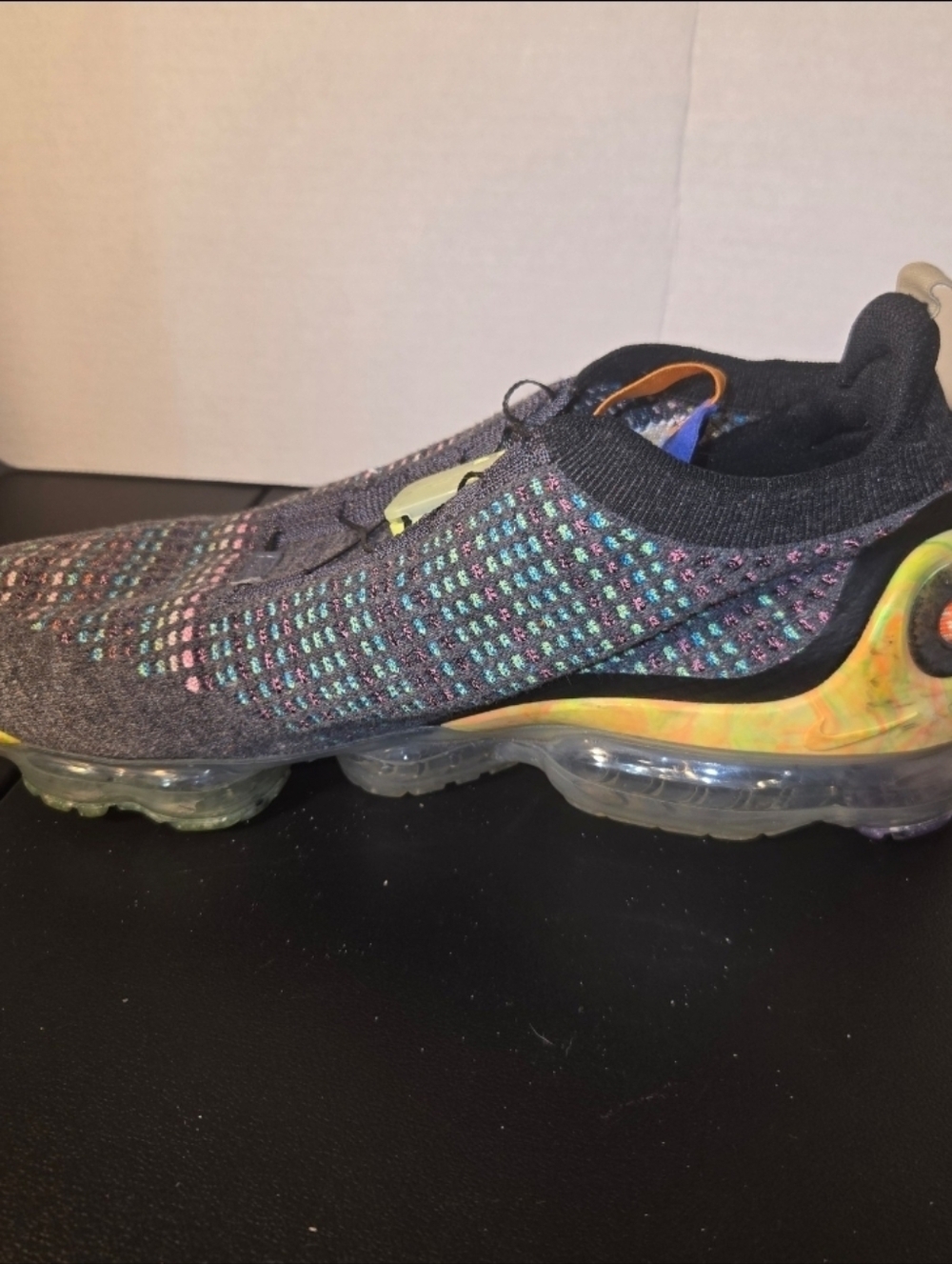 Nike Vapor Max Sz. 10 Colorful Mens Athletic Sneakers - Picture 4 of 10